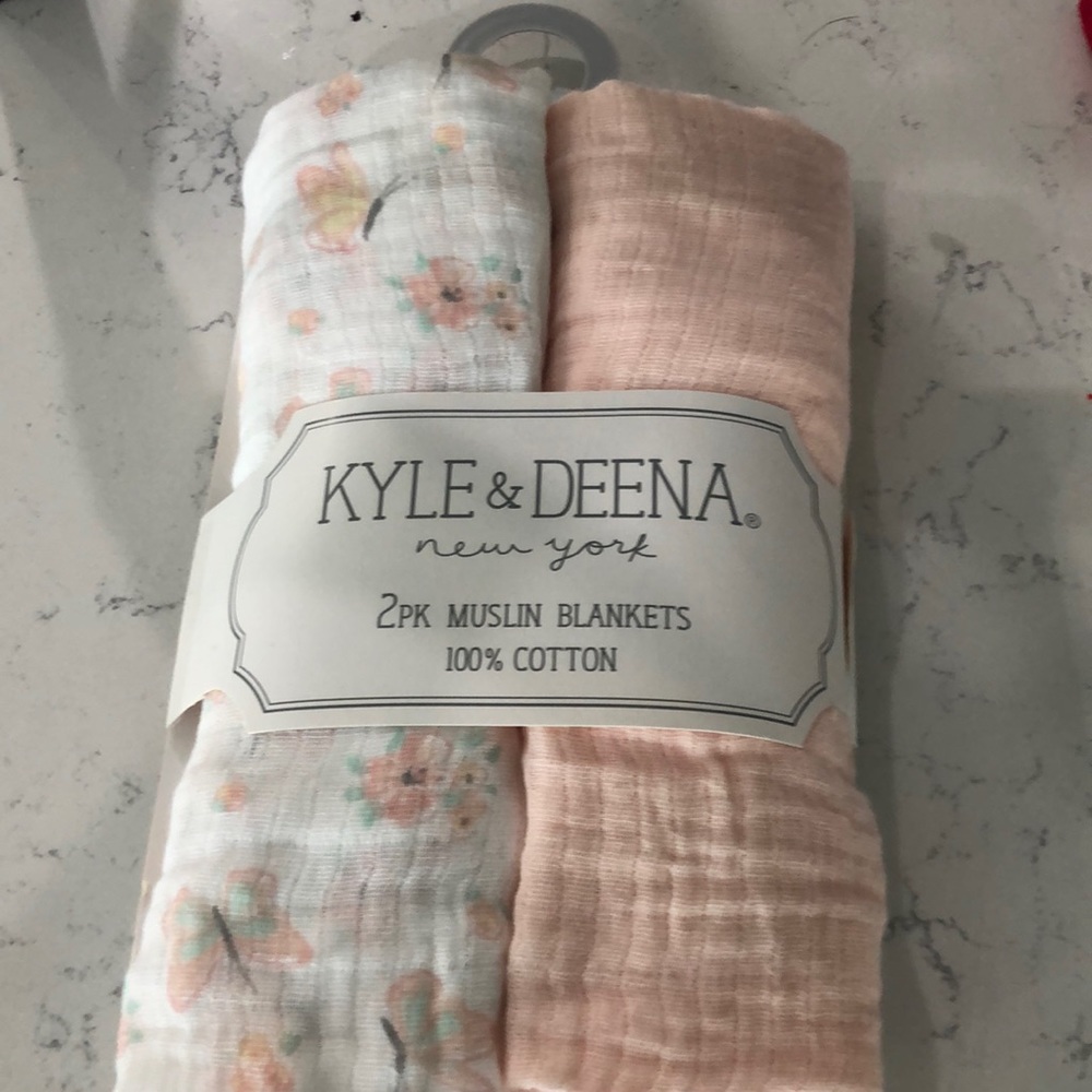 Kyle and Deena 2 Muslin Blankets. New